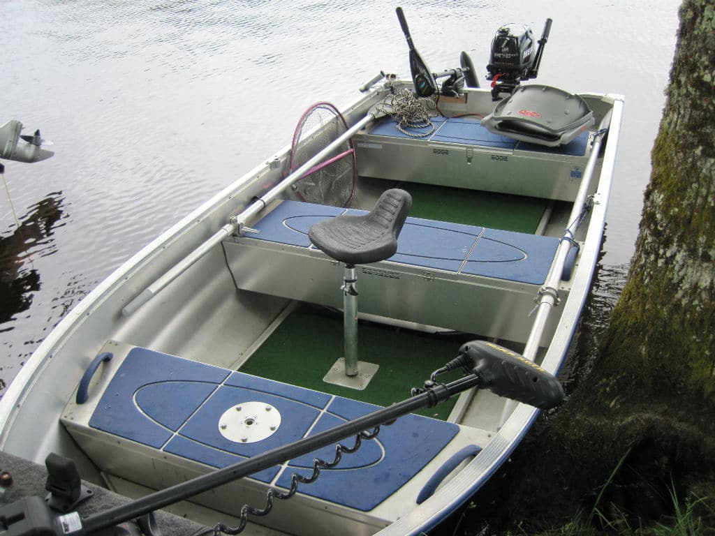 Barque aménagée et sondeurs d'occasions à saisir chez Morvan Pêche 