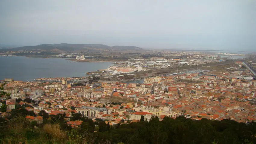 Pêche dans le canal du Rhône à Sète