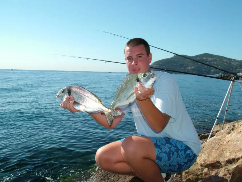 Pêche surfcasting en bord de mer