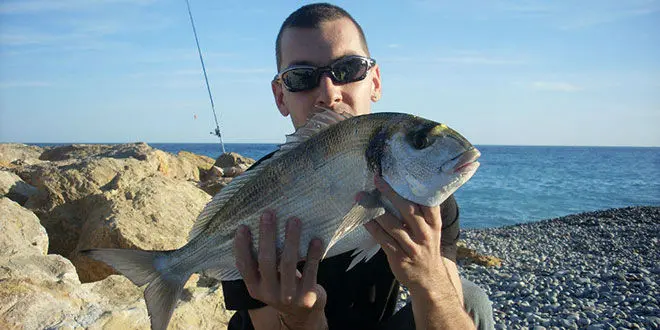 Pêche surfcasting en bord de mer