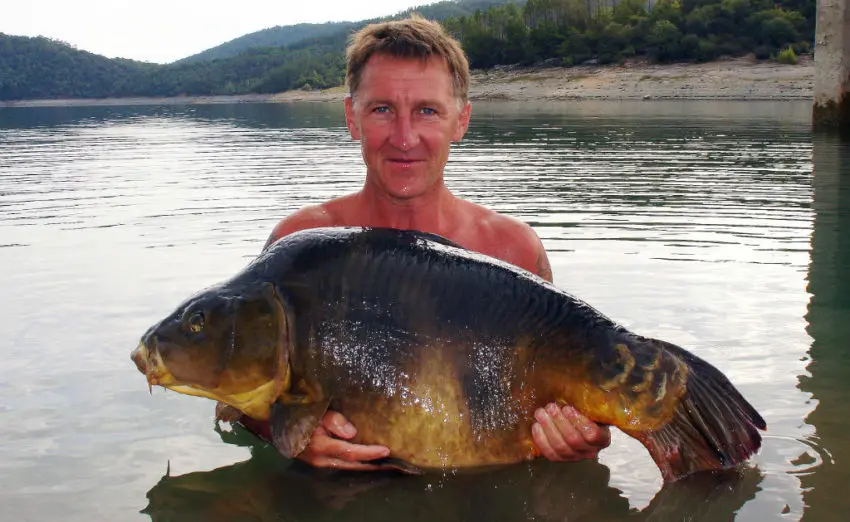 Pêcher la carpe avec de petits appâts