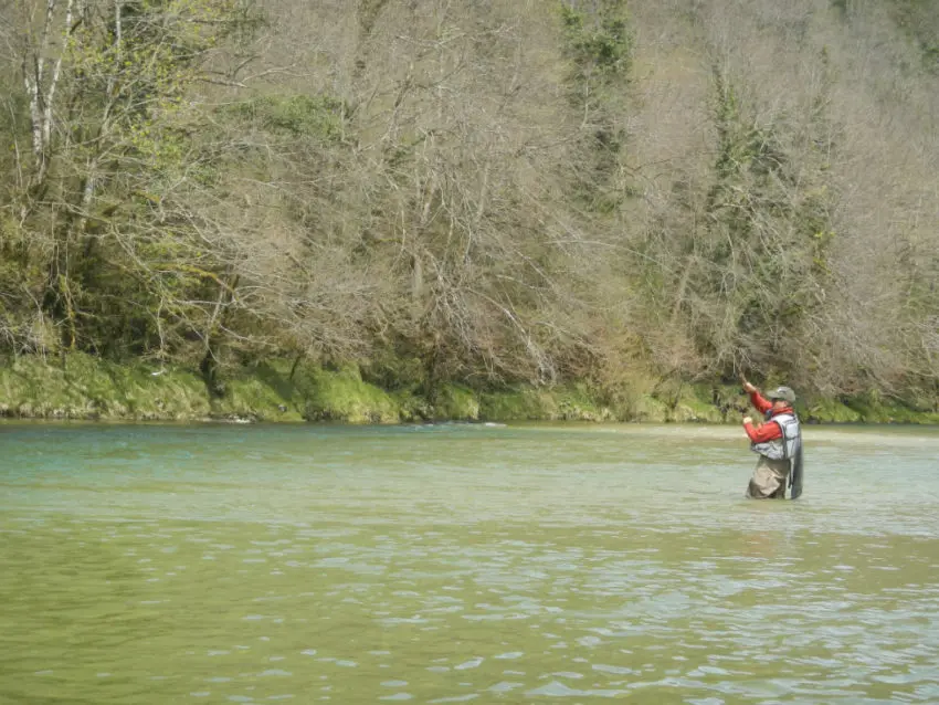 Dérive naturelle en grande rivière – Juste après un ferrage....