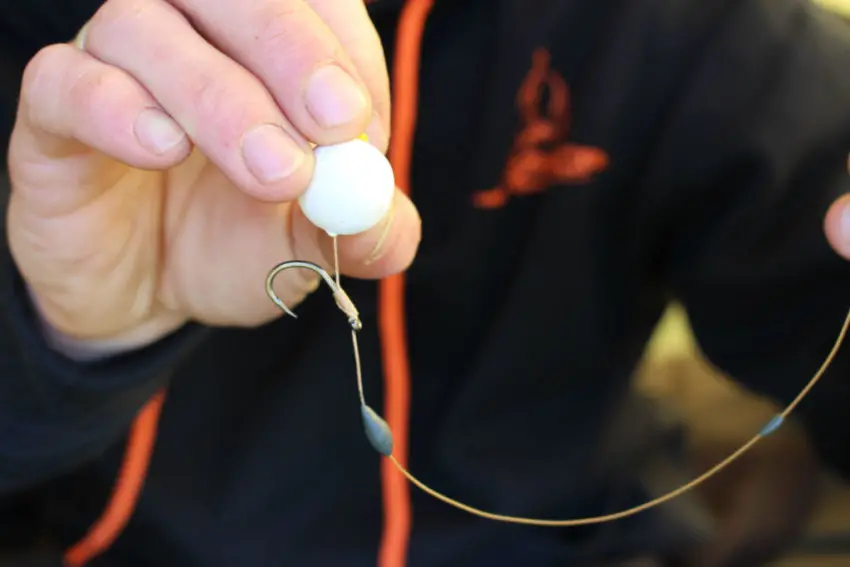 Pêche à la bouillette flottante en période de frai de la carpe