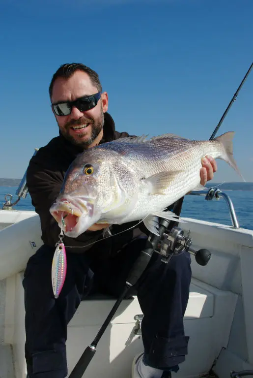 Pêche en mer au slow jigging