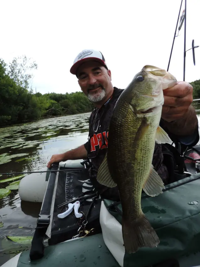 Leurre sonore pour la pêche du black-bass