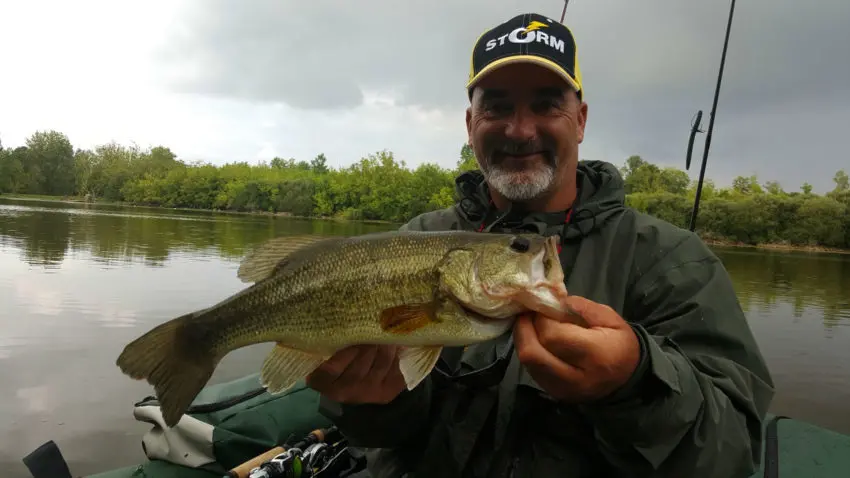 Leurre sonore pour la pêche du black-bass