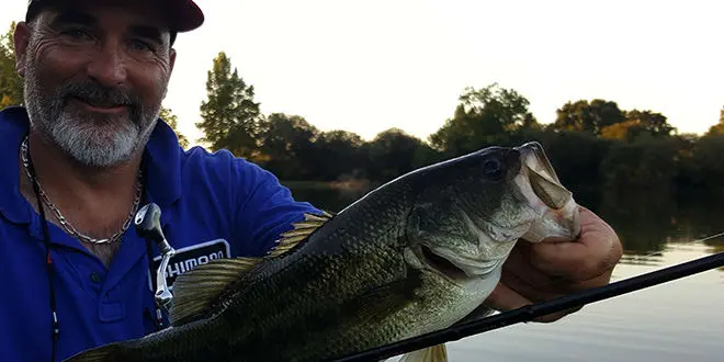 Leurre sonore pour la pêche du black-bass