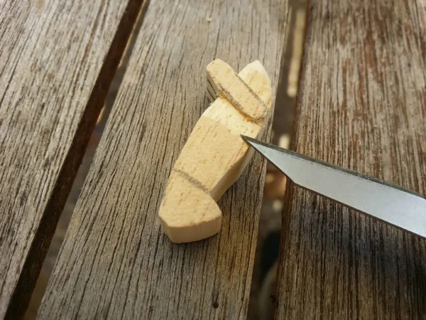 Craft d'un leurre de type sauterelle pour la pêche du chevesne en surface