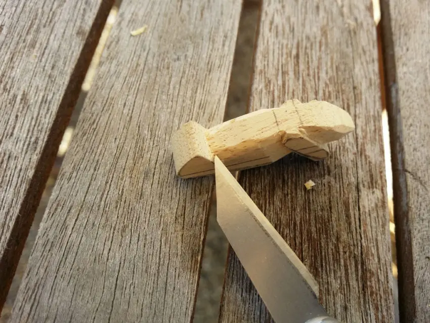 Craft d'un leurre de type sauterelle pour la pêche du chevesne en surface