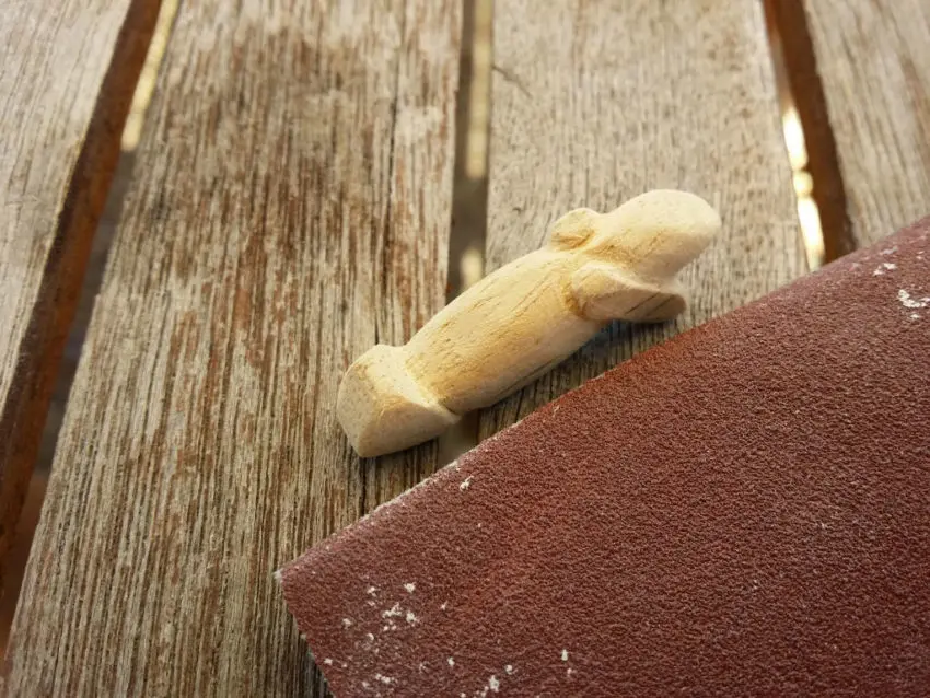 Craft d'un leurre de type sauterelle pour la pêche du chevesne en surface