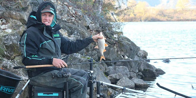 Pêche au feeder entre 2 eaux : comment pêcher efficacement 22 peche feeder entre 2
