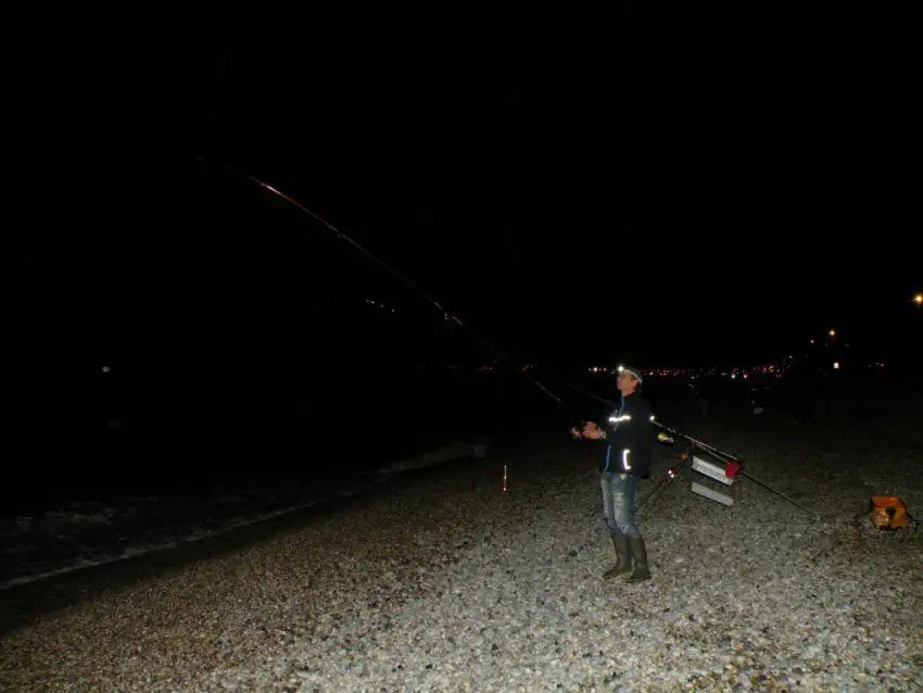 Pêche de nuit en surfcasting