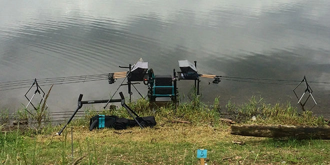 Installation du poste de pêche au feeder