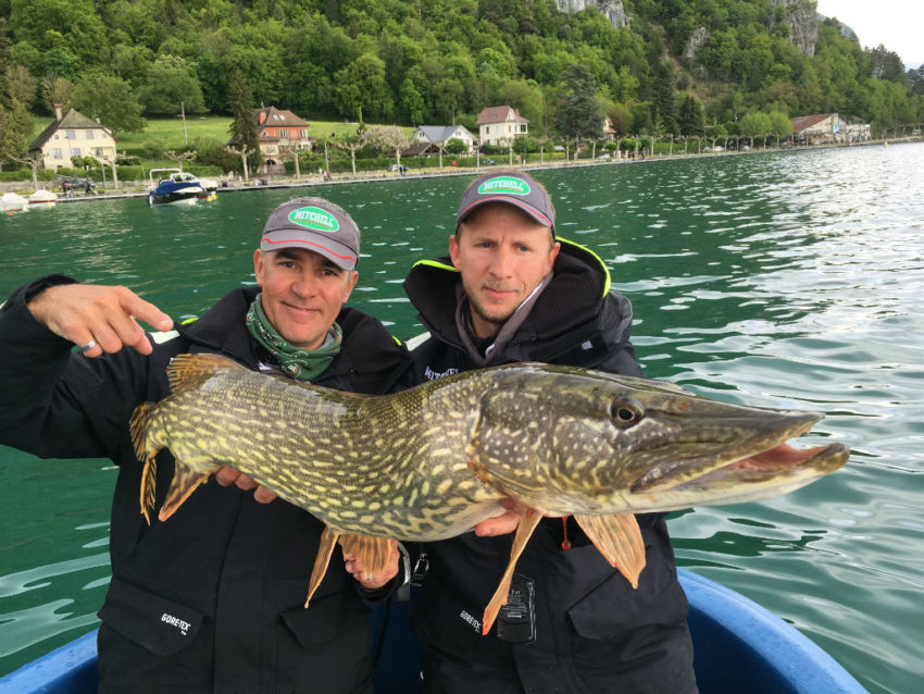 Gros brochet lac Annecy