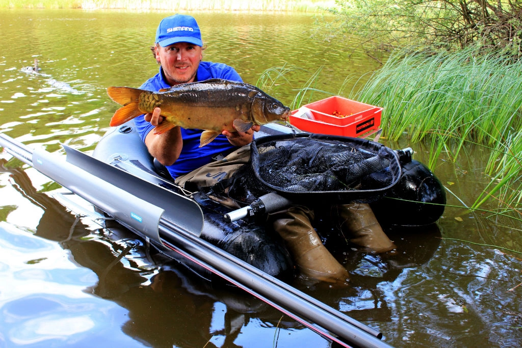 Pêche de la carpe au coup en float-tube