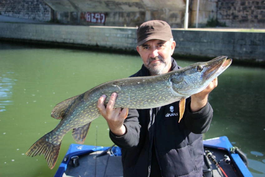 2ème canne à pêche en bateau