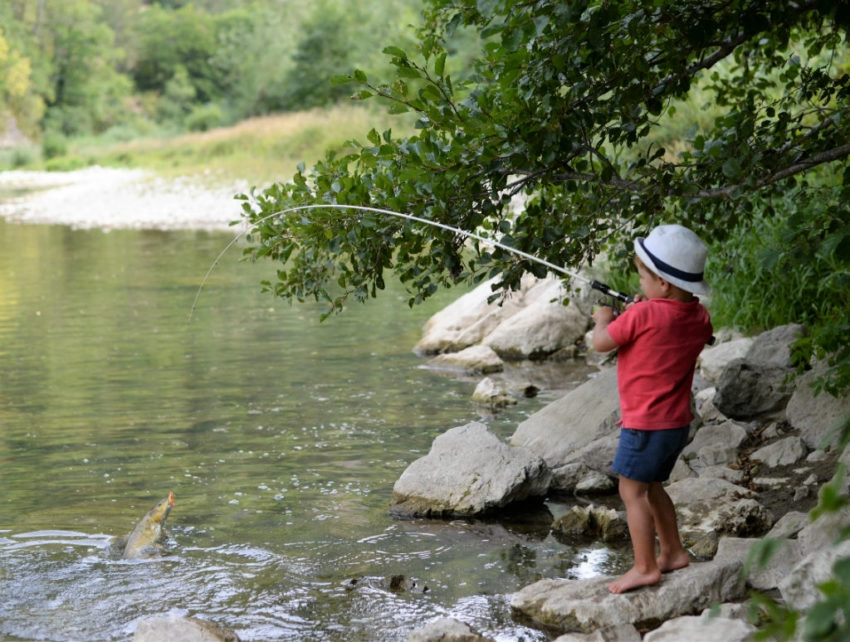 Transmettre la passion de la pêche à son enfant