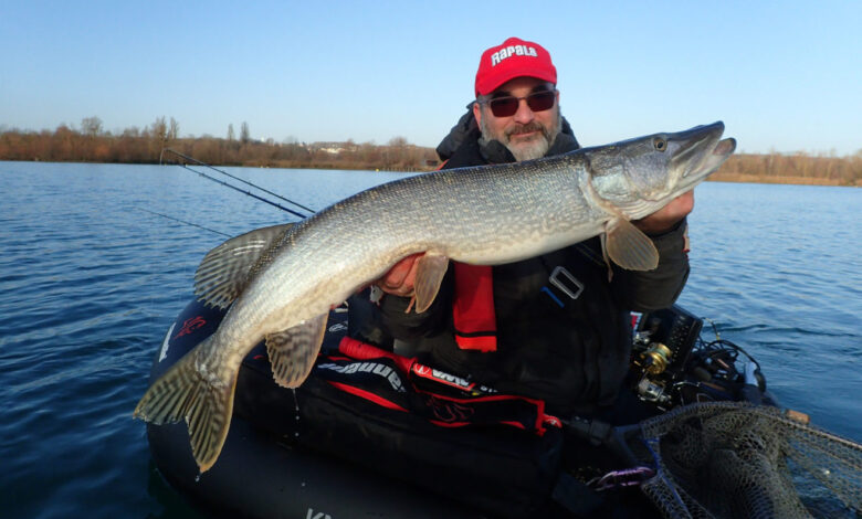 Pêche des carnassiers en float-tube à l'ouverture