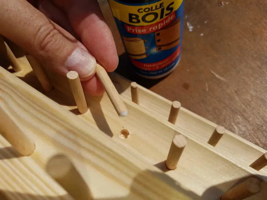 Fabrication d'un présentoir porte bobine pour la pêche à la mouche