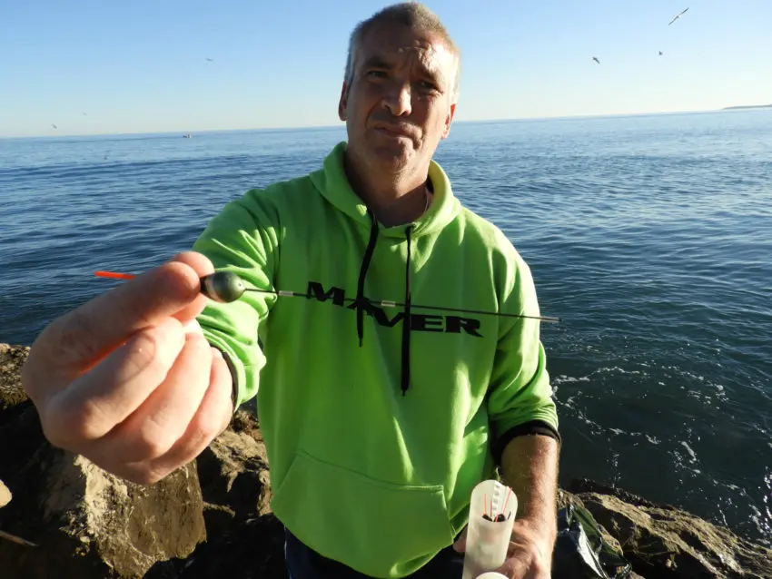 Pêche au bouchon à la miette en mer