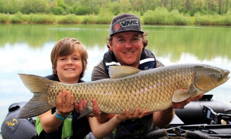 Pêche à la carpe avec son fils