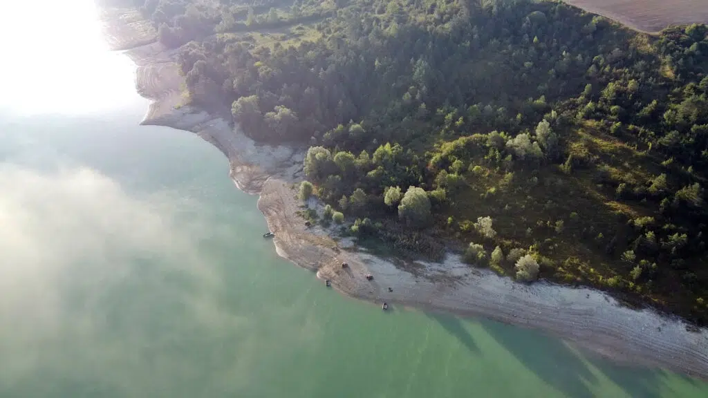 Pêche de la carpe en solo ou en duo.