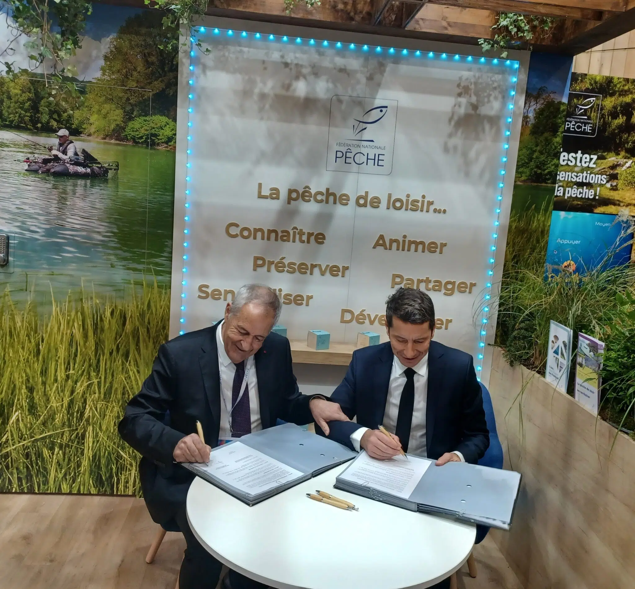 Signature de la convention AMF / FNPF.